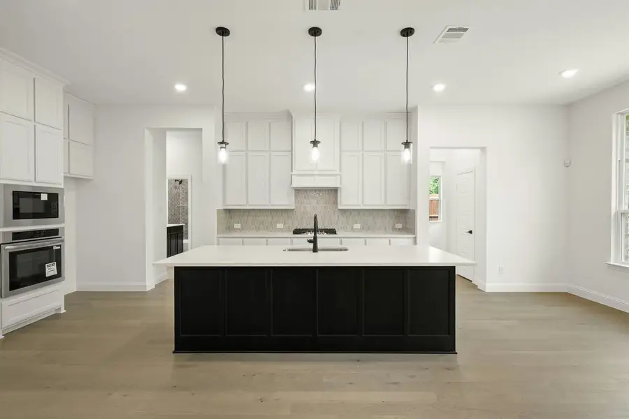 Furnished interior view inside a new home in Kentsdale Farms, DeSoto (Image 9).