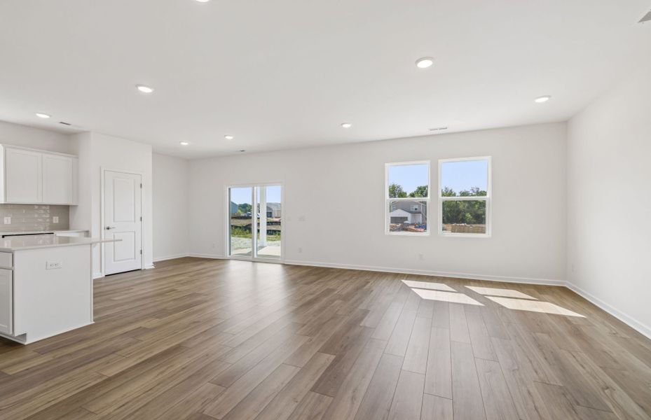 Spacious, unfurnished interior of a new home in Highlands of Carter's Station, Columbia (Image 15).
