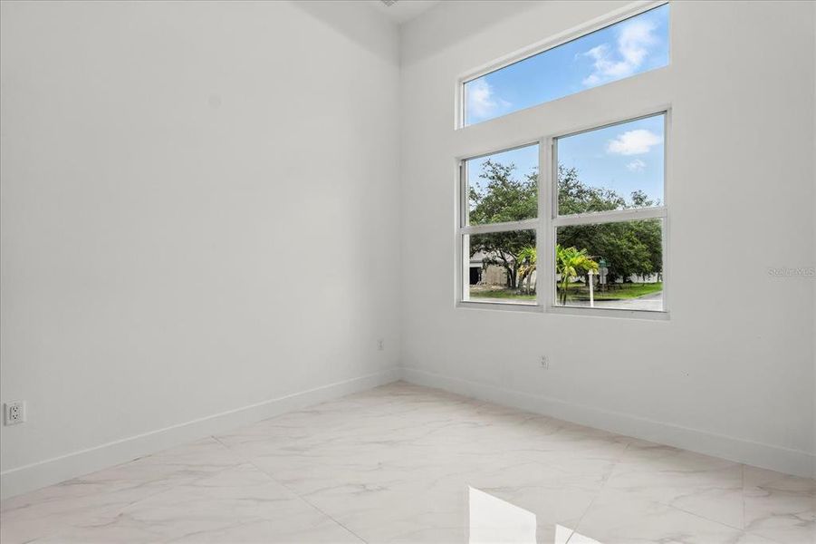 Spacious, unfurnished interior of a new home in , Kissimmee (Image 14).