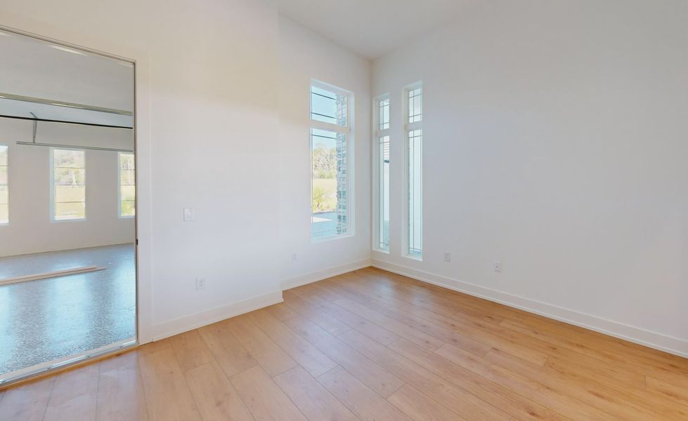 Spacious, unfurnished interior of a new home in West Hill Estates, Dade City (Image 37).