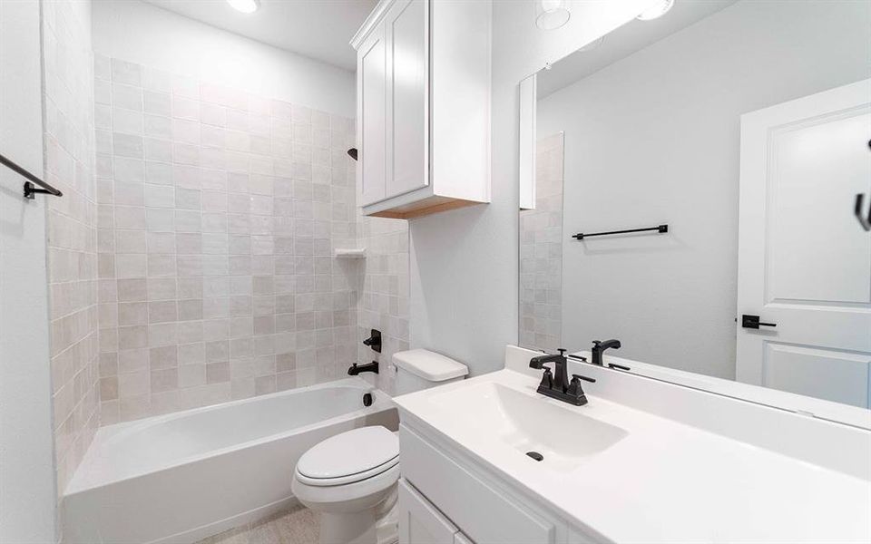 Furnished interior view inside a new home in Heath Golf & Yacht Club, Heath (Image 9).