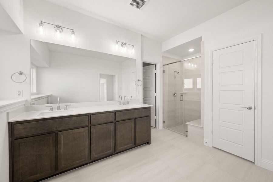 Representative furnished interior of a home built from the Sandstone II by Pacesetter Homes in Timberbrook, Justin (Image 10).