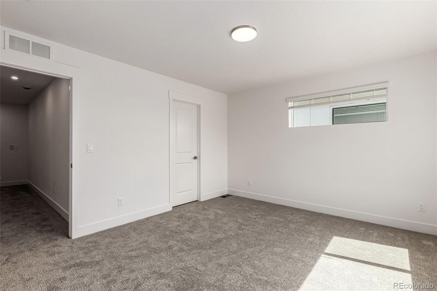 Spacious, unfurnished interior of a new home in Ascent at Inverness, Englewood (Image 22).