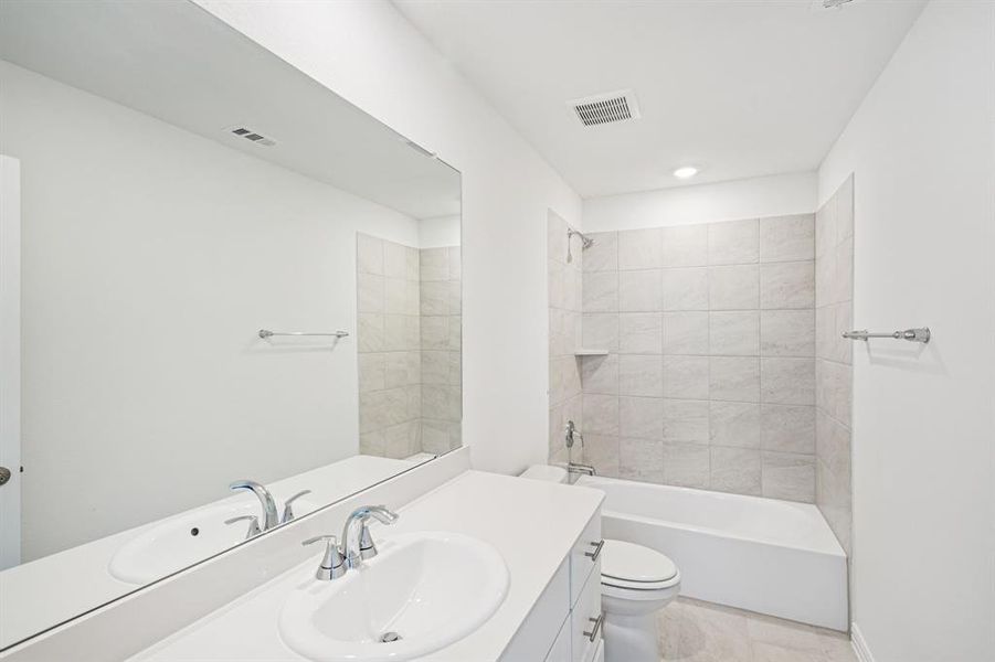 Photo is not of the actual home, but is an inspirational photo of builder’s model home and may depict options, furnishings, and/or decorator features that are not included. Photo is not of the actual home, but is an inspirational photo of builder’s model home and may depict options, furnishings, and/or decorator features that are not included.