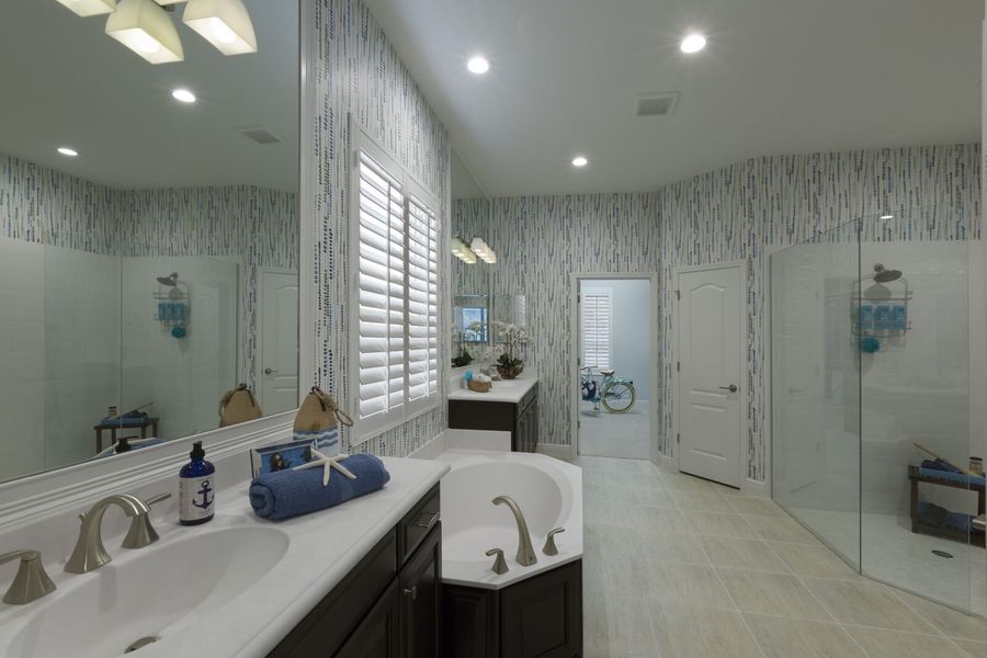 Representative furnished interior of a home built from the Kiawah 2 by Neal Communities in Verandah, Fort Myers (Image 15).
