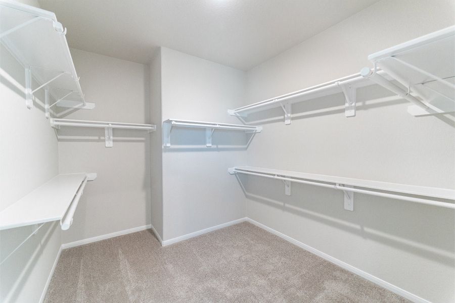 Spacious, unfurnished interior of a new home in Canterra Creek, Rosharon (Image 26).