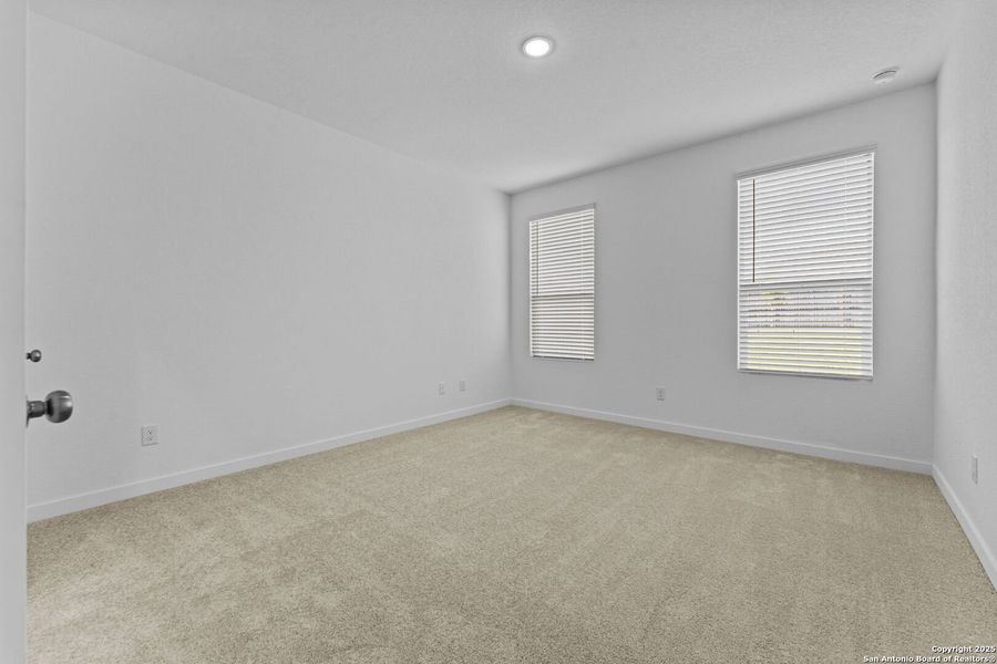 Spacious, unfurnished interior of a new home in Parkside: Coastline Collection, New Braunfels (Image 25).