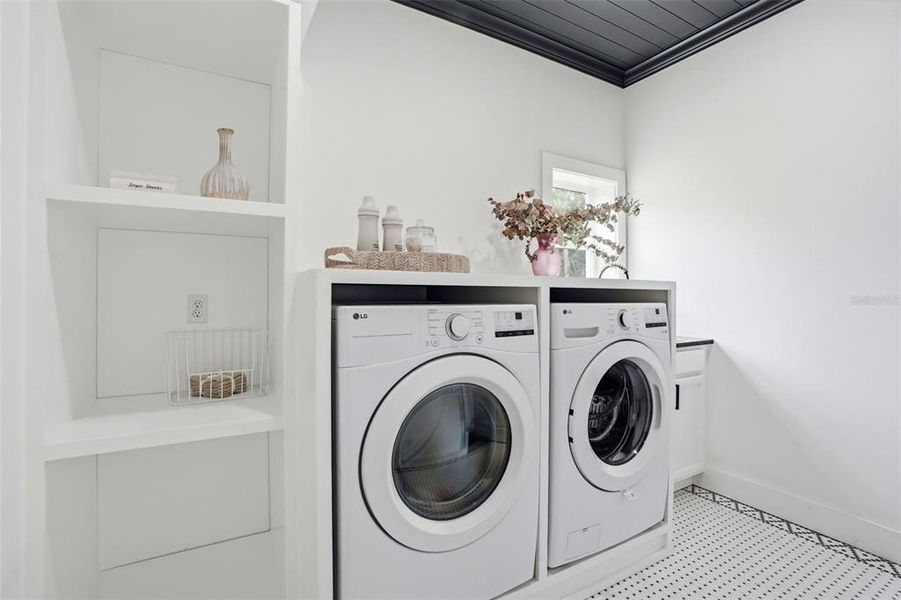 Close-up of interior finishes inside a home in , Webster (Image 20).