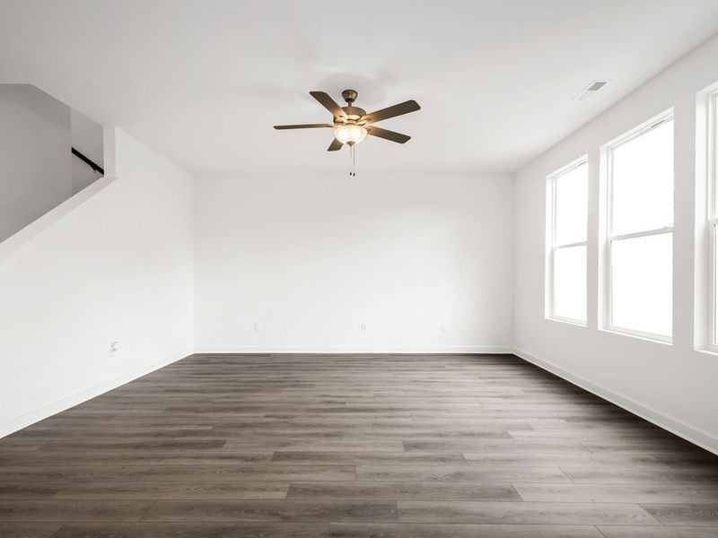 Spacious, unfurnished interior of a new home in Calista Farms, White House (Image 27).