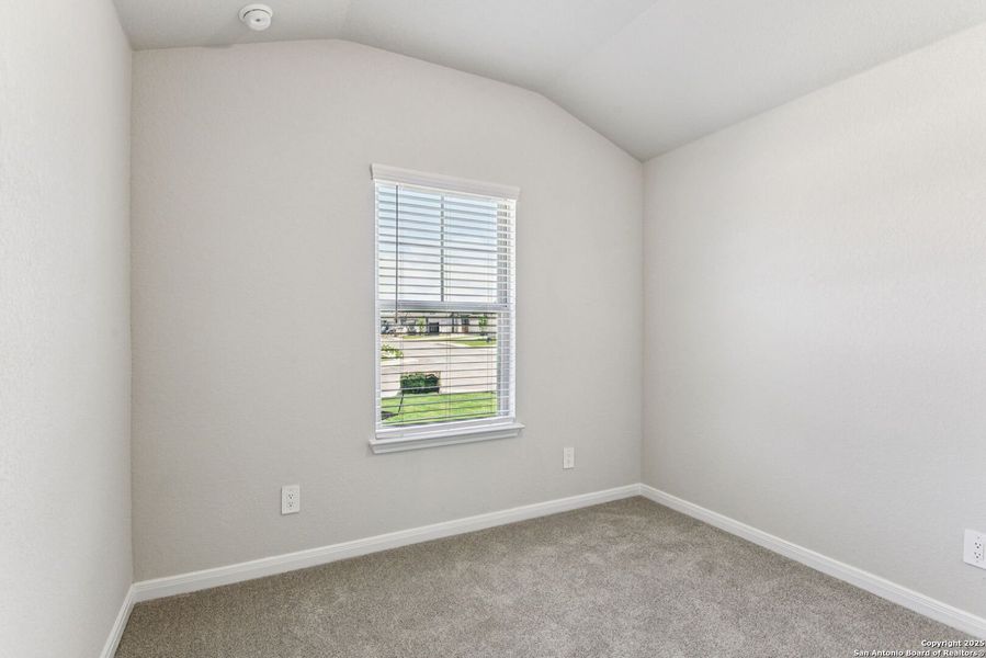 Spacious, unfurnished interior of a new home in Remington Ranch, San Antonio (Image 22).