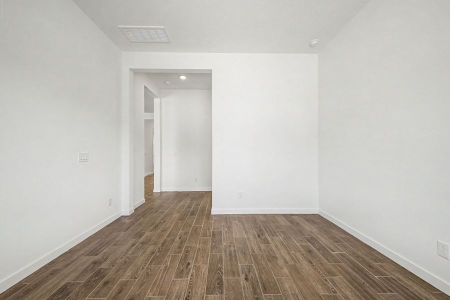 Spacious, unfurnished interior of a new home in Landmarke, San Tan Valley (Image 10). Spacious, unfurnished interior of a new home in Landmarke, San Tan Valley (Image 10).