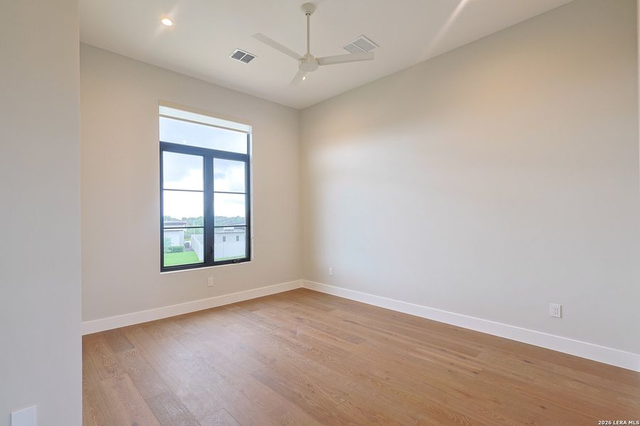 Spacious, unfurnished interior of a new home in , San Antonio (Image 44).