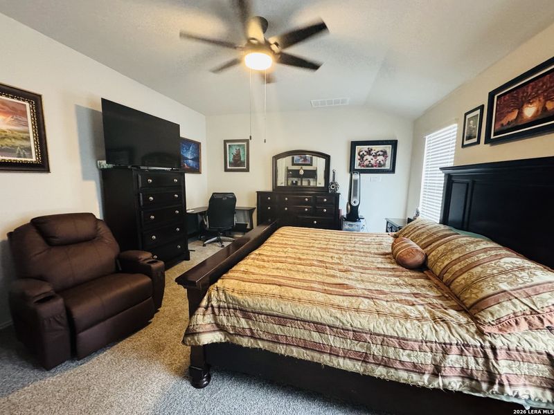 Furnished interior view inside a new home in Winding Creek, New Braunfels (Image 22). Furnished interior view inside a new home in Winding Creek, New Braunfels (Image 22).