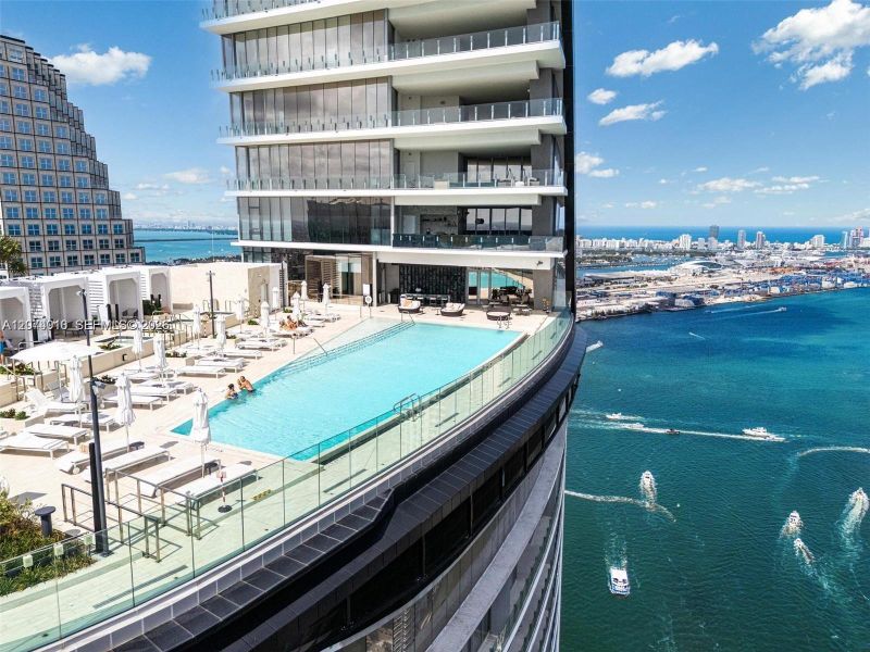 Condo located in Miami, FL showcasing its design and architecture (Image 3). Condo located in Miami, FL showcasing its design and architecture (Image 3).