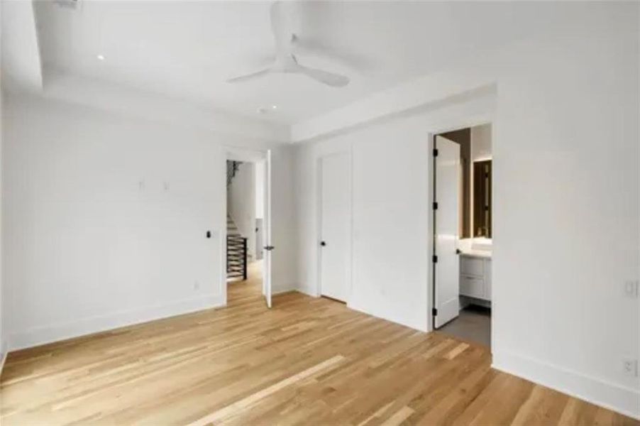 Spacious, unfurnished interior of a new home in , Brookhaven (Image 40).