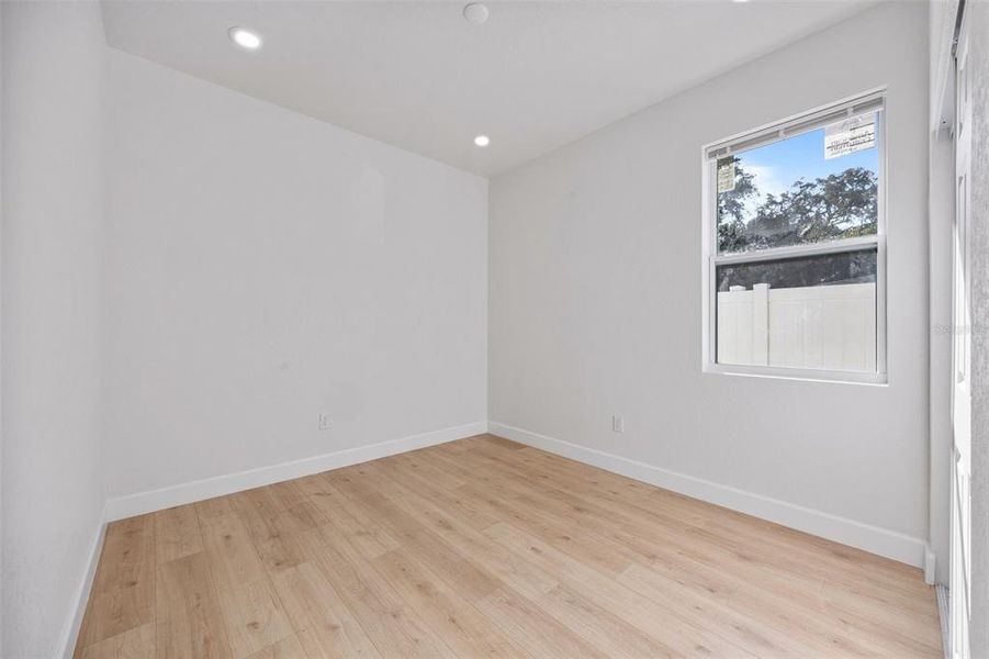 Spacious, unfurnished interior of a new home in , Tampa (Image 17).