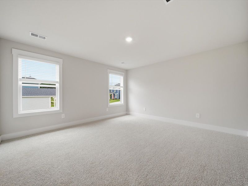 Spacious, unfurnished interior of a new home in Crossing at Abner Creek, Greer (Image 13).
