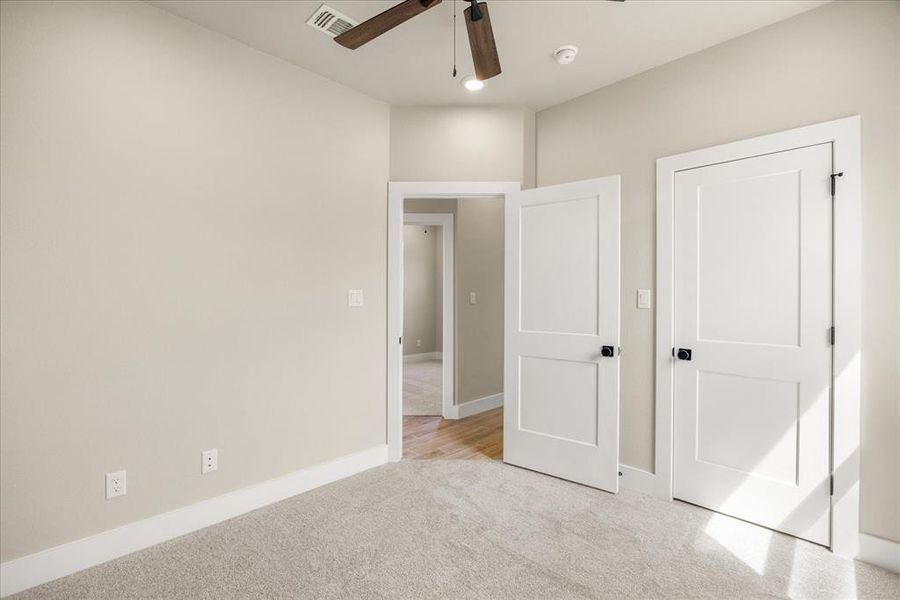 Spacious, unfurnished interior of a new home in , Granbury (Image 17). Spacious, unfurnished interior of a new home in , Granbury (Image 17).