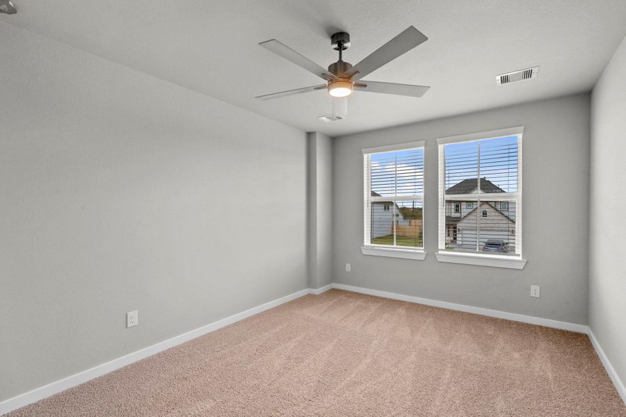 Spacious, unfurnished interior of a new home in Briarwood Crossing, Rosenberg (Image 24).