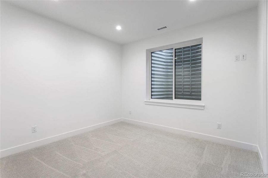 Spacious, unfurnished interior of a new home in , Denver (Image 25).