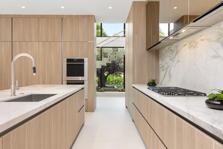 KITCHEN KITCHEN