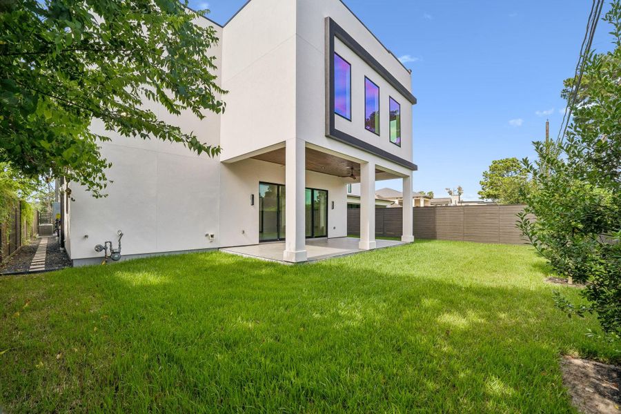 Exterior details and patio area of a home in , Houston (Image 33).