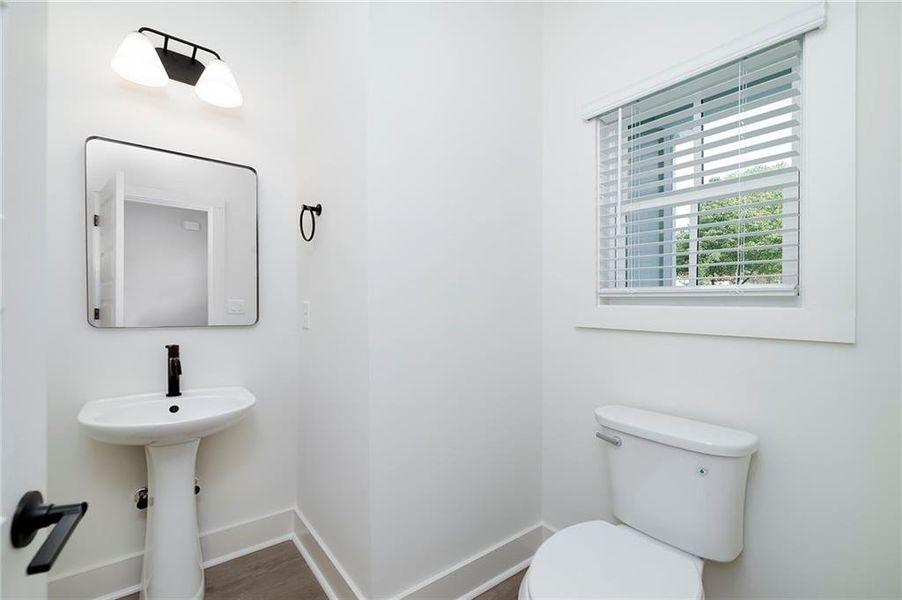 Furnished interior view inside a new home in , Gainesville (Image 7).