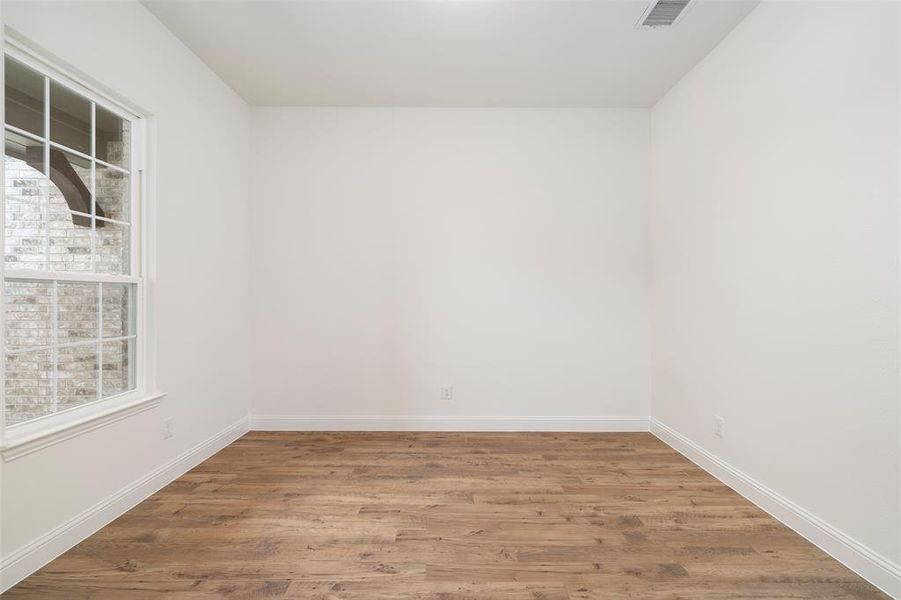 Spacious, unfurnished interior of a new home in Lake Breeze, Lavon (Image 21).