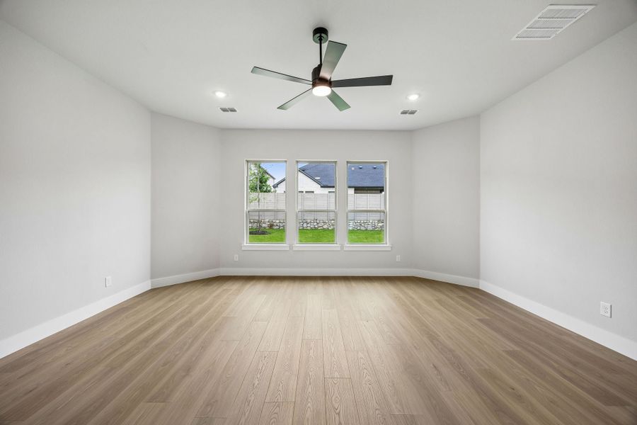 Spacious, unfurnished interior of a new home in Painted Tree Lakeside, McKinney (Image 20). Spacious, unfurnished interior of a new home in Painted Tree Lakeside, McKinney (Image 20).