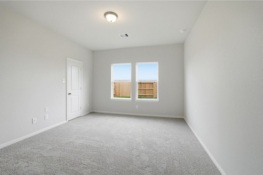Spacious, unfurnished interior of a new home in Ashland, Richwood (Image 44).