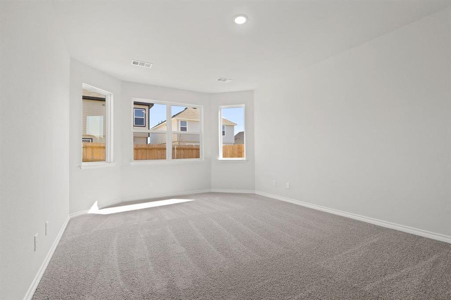 Spacious, unfurnished interior of a new home in Hanna Ranch, Everman (Image 20).