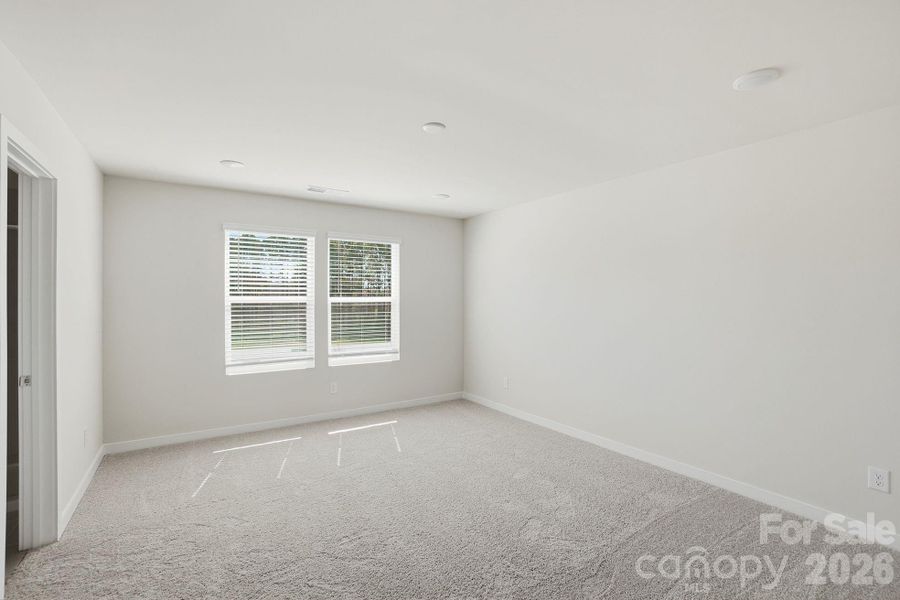 Spacious, unfurnished interior of a new home in The Meadows at Asbury Ridge, York (Image 8).