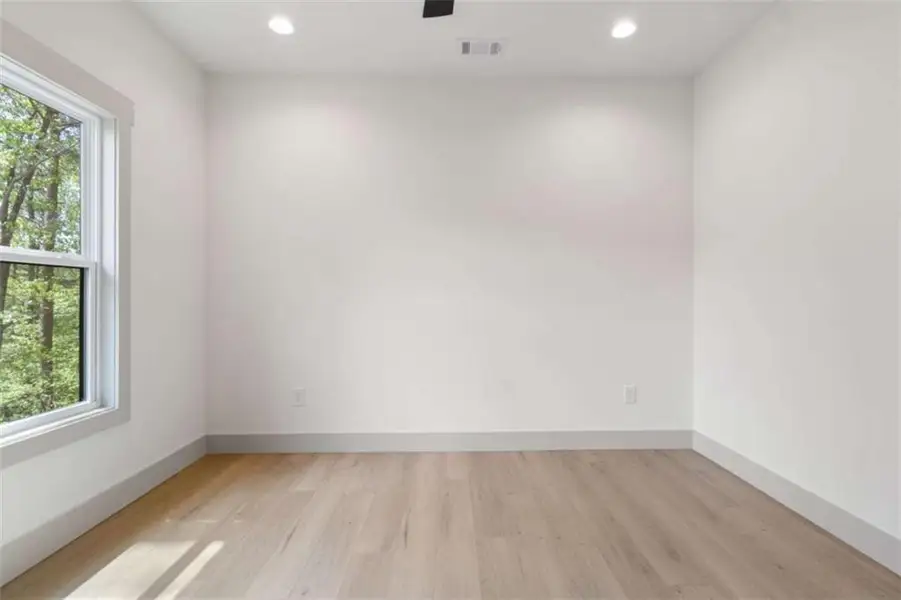 Spacious, unfurnished interior of a new home in , Ellijay (Image 22).