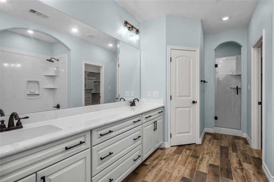 Furnished interior view inside a new home in , Madisonville (Image 5).