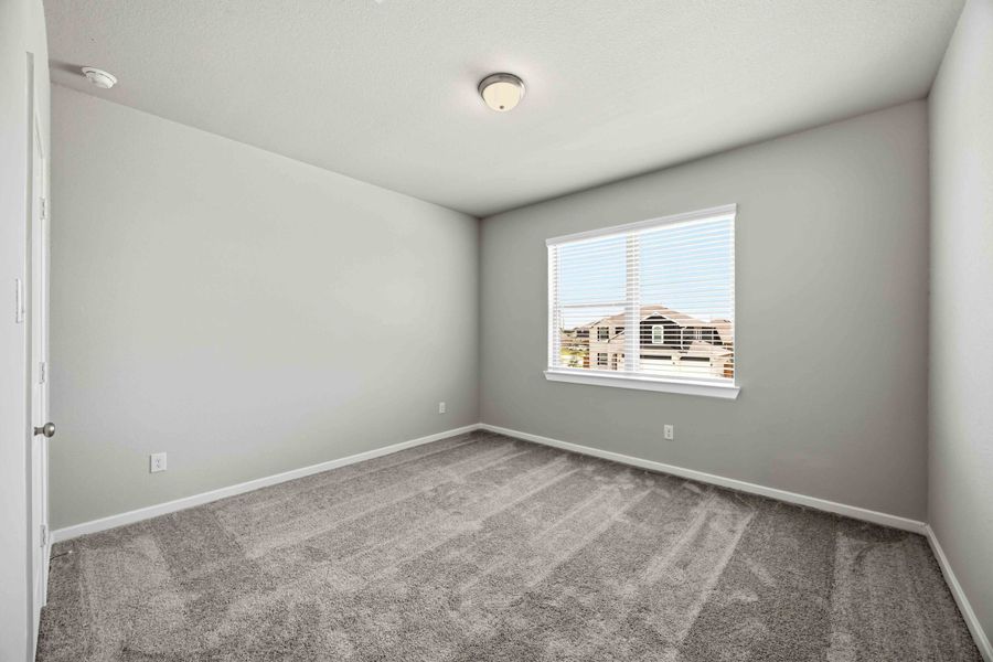 Spacious, unfurnished interior of a new home in Canterra Creek  60', Rosharon (Image 39).