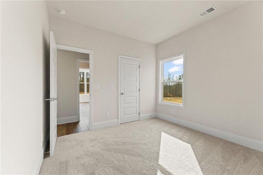 Spacious, unfurnished interior of a new home in , Gainesville (Image 21).