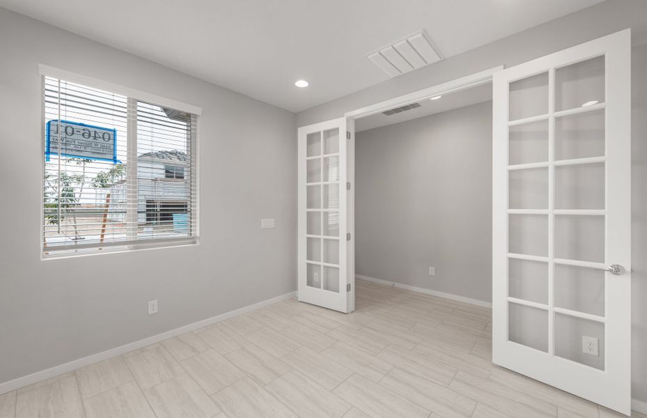 Spacious, unfurnished interior of a new home in Upper Canyon, Phoenix (Image 24).