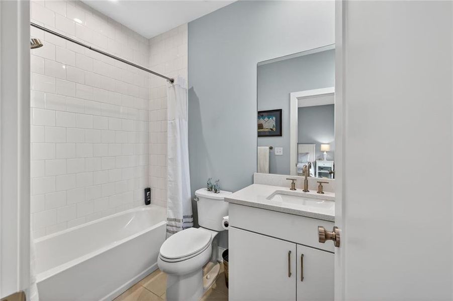 Furnished interior view inside a new home in , Decatur (Image 25).