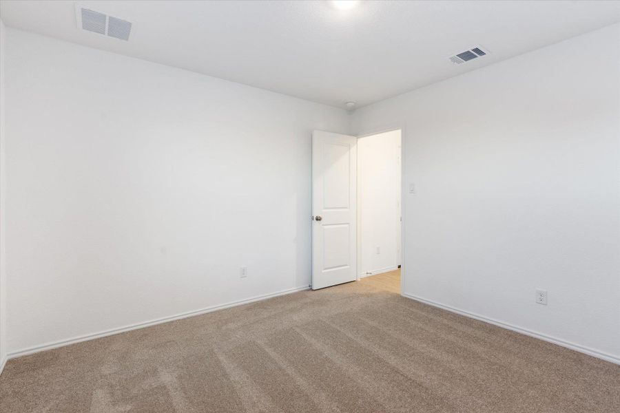 Spacious, unfurnished interior of a new home in , Troy (Image 23).