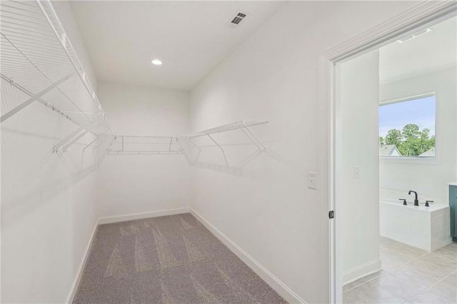 Spacious, unfurnished interior of a new home in East Harbor II at Chestatee, Dawsonville (Image 29).