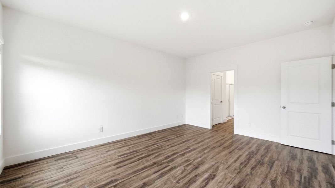 Spacious, unfurnished interior of a new home in Fieldcrest Acres, Blountville (Image 21).