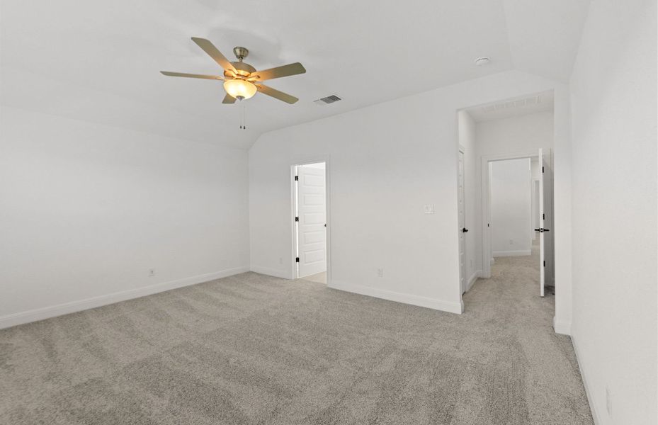Spacious, unfurnished interior of a new home in Santa Rita Ranch, Liberty Hill (Image 43).