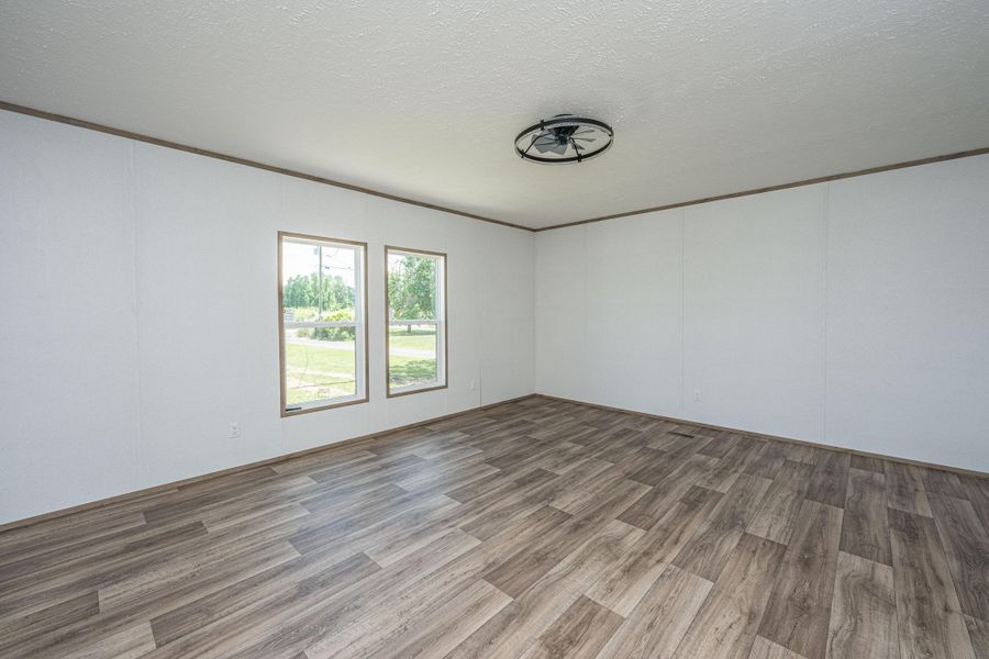 Spacious, unfurnished interior of a new home in , St. George (Image 32).