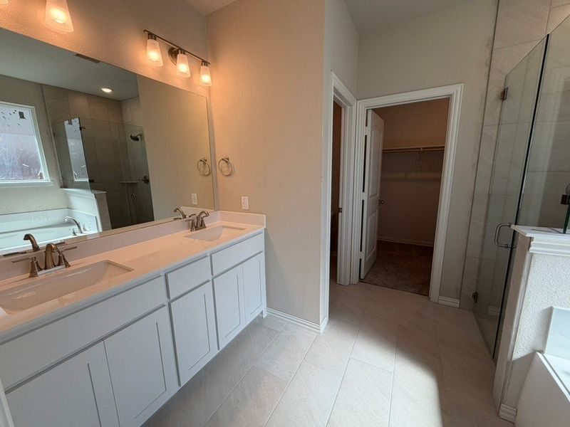 Furnished interior view inside a new home in Waterford Park, Weatherford (Image 6).