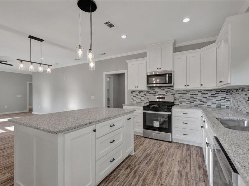 Furnished interior view inside a new home in , Lufkin (Image 10).