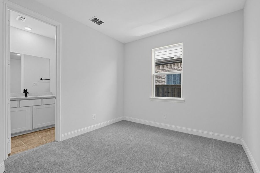 Spacious, unfurnished interior of a new home in The Ridge at Northlake, Northlake (Image 30).