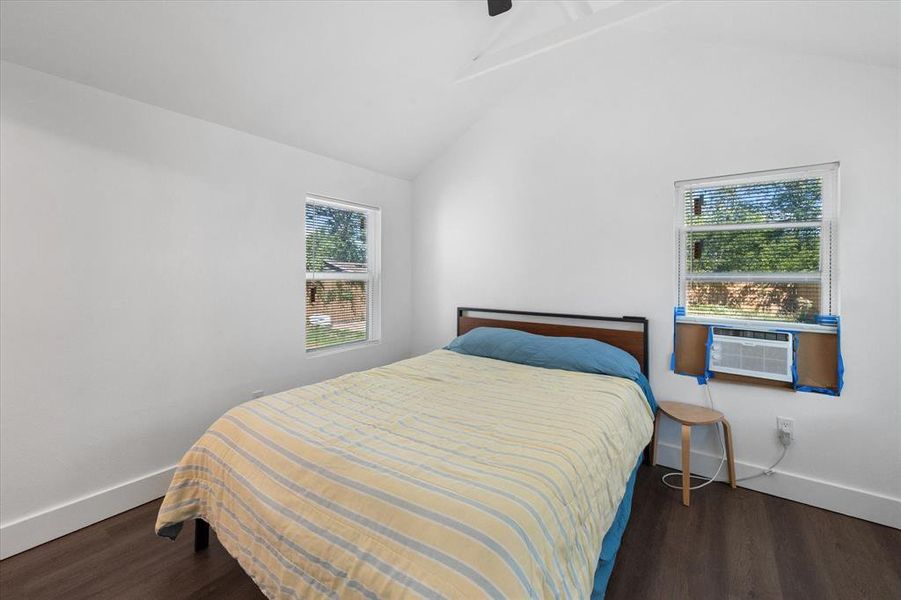 Furnished interior view inside a new home in , Mexia (Image 6).