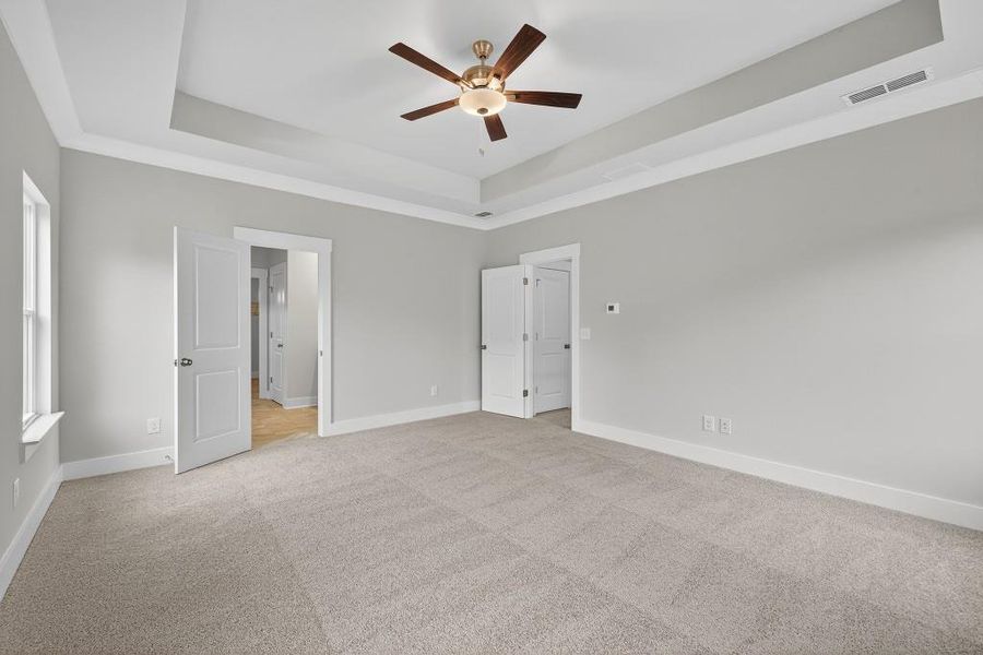 Spacious, unfurnished interior of a new home in Red Bird Manor, Jefferson (Image 15).