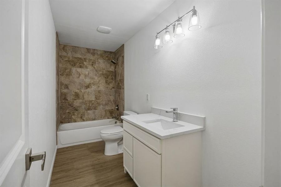 Furnished interior view inside a new home in , Dallas (Image 8).