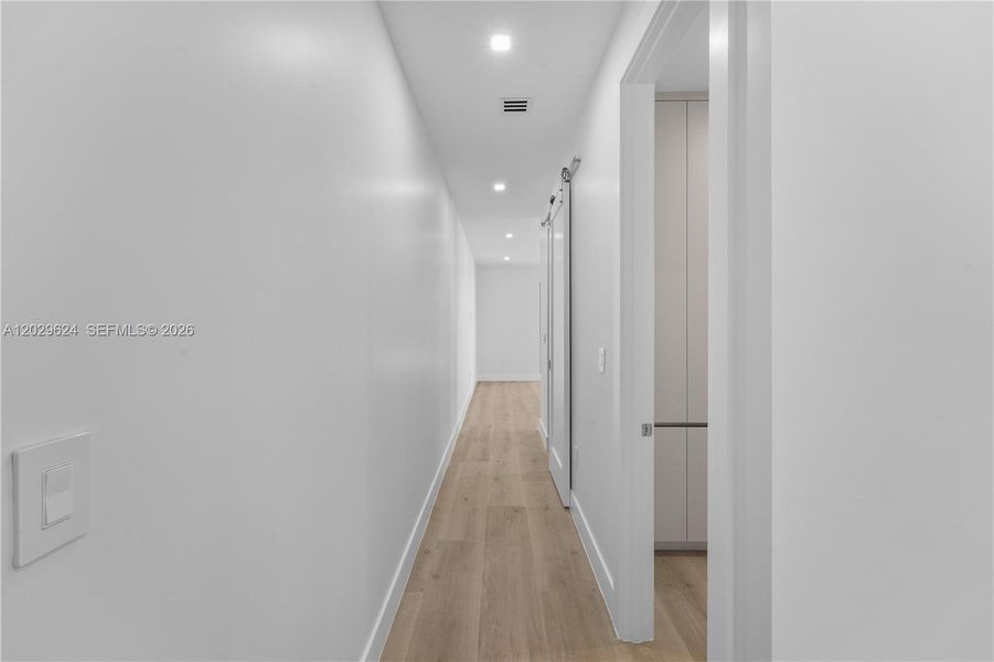 Spacious, unfurnished interior of a new home in , Miami (Image 44).